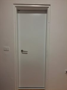 כך תתקנו דלת ממד. מדריך רשפים
